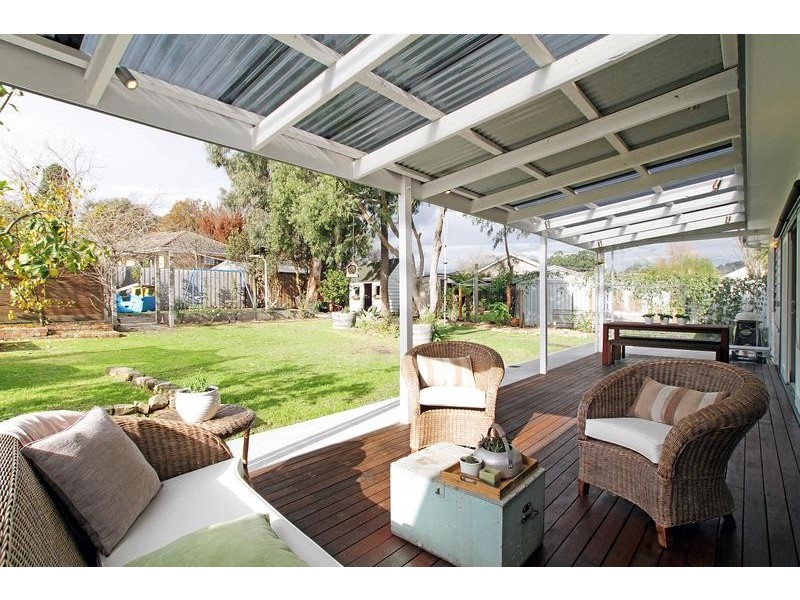 2 St Leonards Road, Healesville VIC 3777