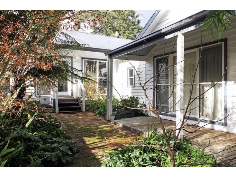 2 St Leonards Road, Healesville VIC 3777