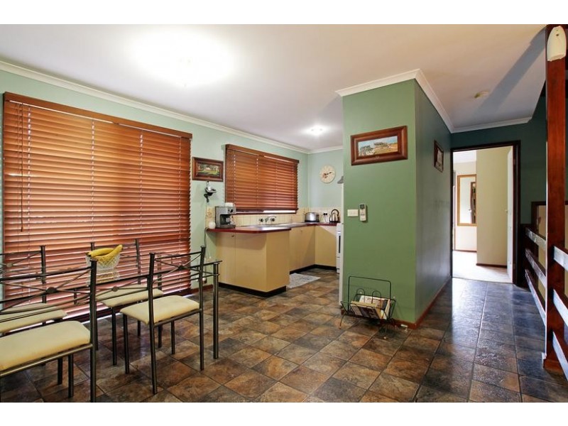 2 Koala Avenue, Badger Creek VIC 3777