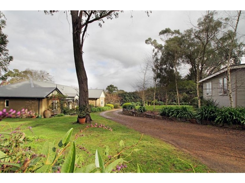 1-3 Birdwood Avenue, Healesville VIC 3777