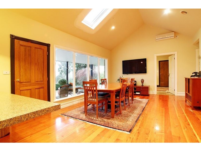 1-3 Birdwood Avenue, Healesville VIC 3777