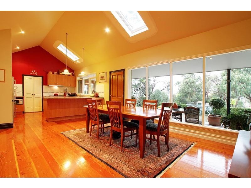 1-3 Birdwood Avenue, Healesville VIC 3777