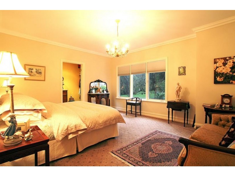 1-3 Birdwood Avenue, Healesville VIC 3777