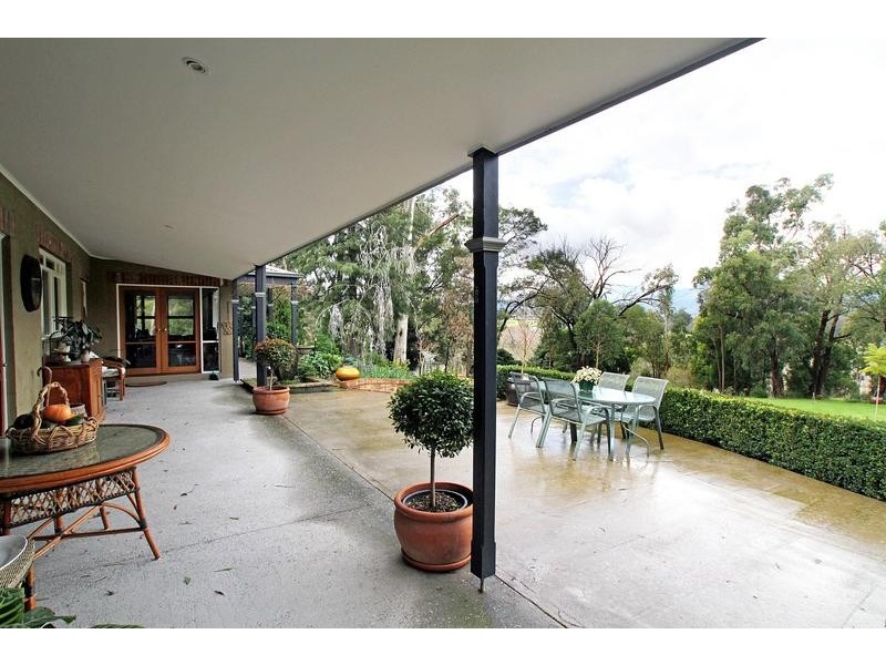 1-3 Birdwood Avenue, Healesville VIC 3777