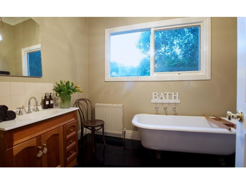 21 Swiss Chalet Road, Healesville VIC 3777