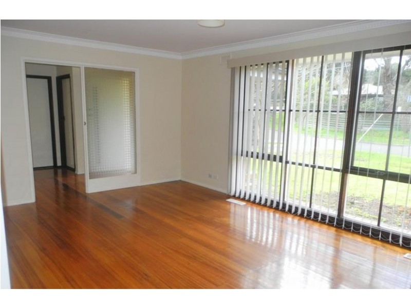 37 Zina Grove, Mooroolbark VIC 3138