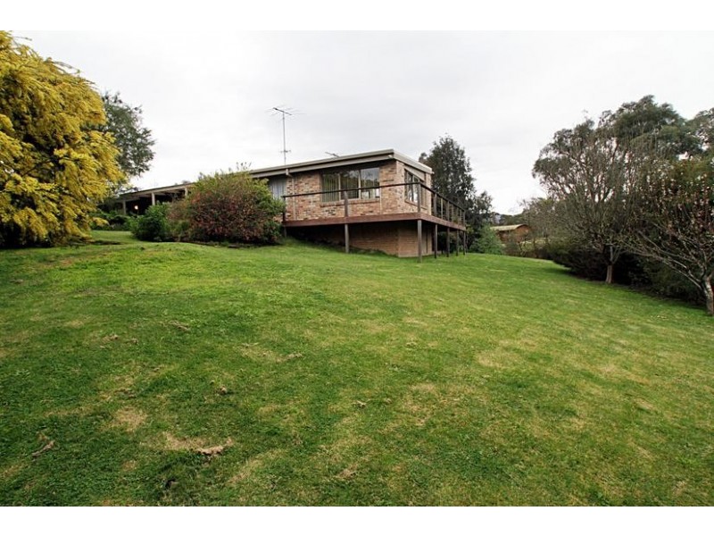 11 Chaffer Street, Chum Creek VIC 3777