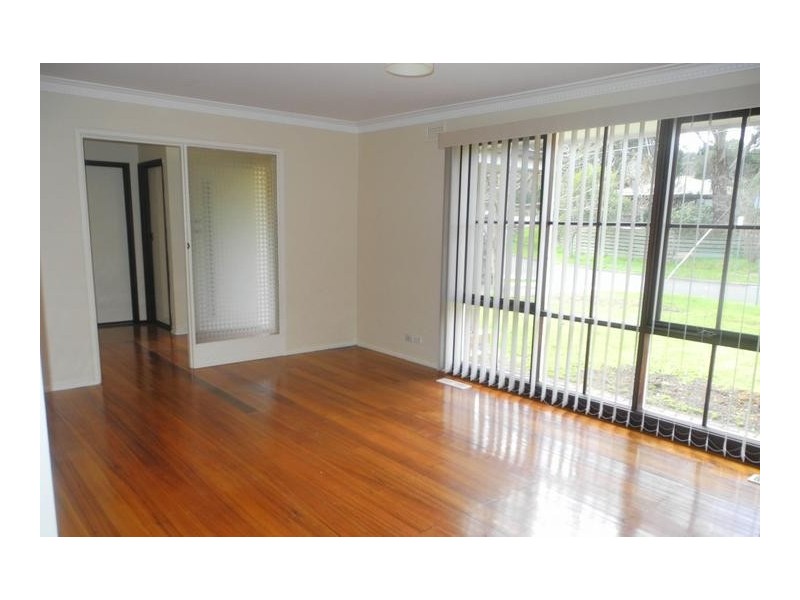 37 Zina Grove, Mooroolbark VIC 3138