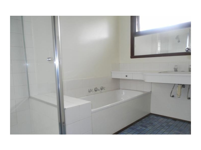 37 Zina Grove, Mooroolbark VIC 3138