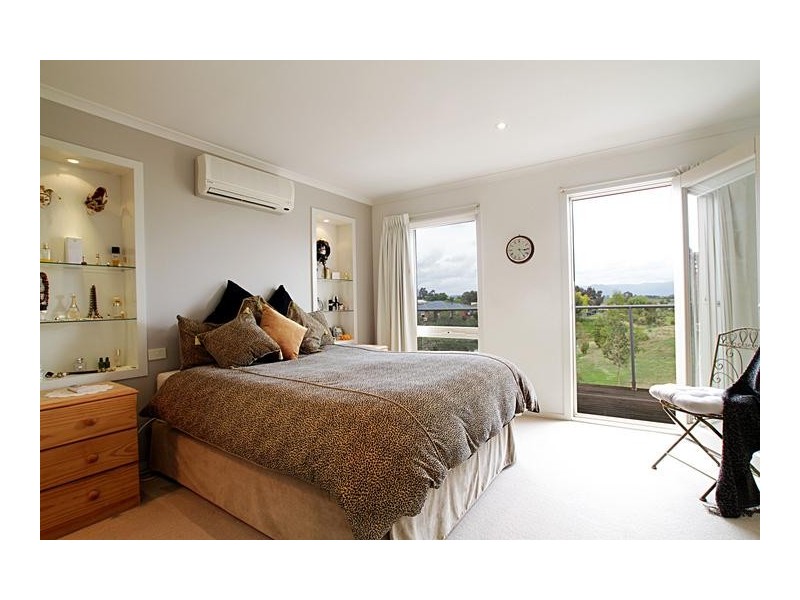 2/18 Pinoak Drive, Yarra Glen VIC 3775