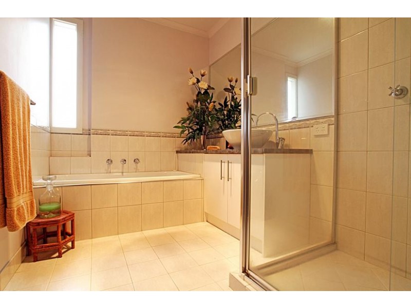 2/18 Pinoak Drive, Yarra Glen VIC 3775