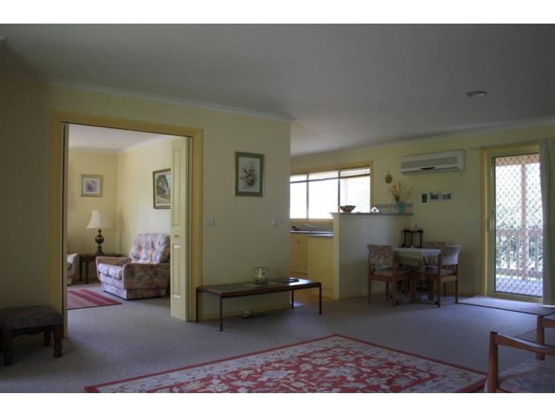 8 Currawong Road, Healesville VIC 3777