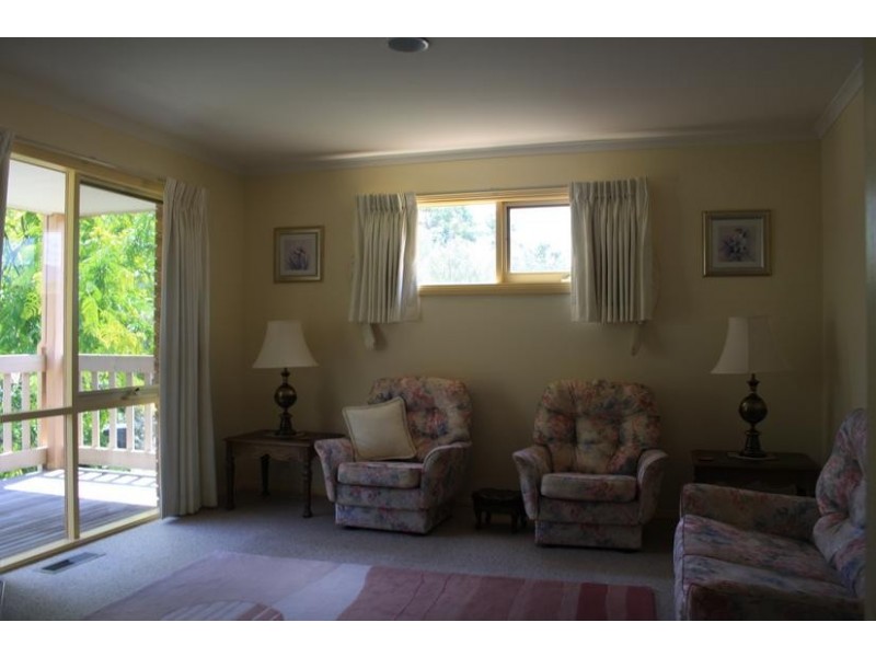 8 Currawong Road, Healesville VIC 3777