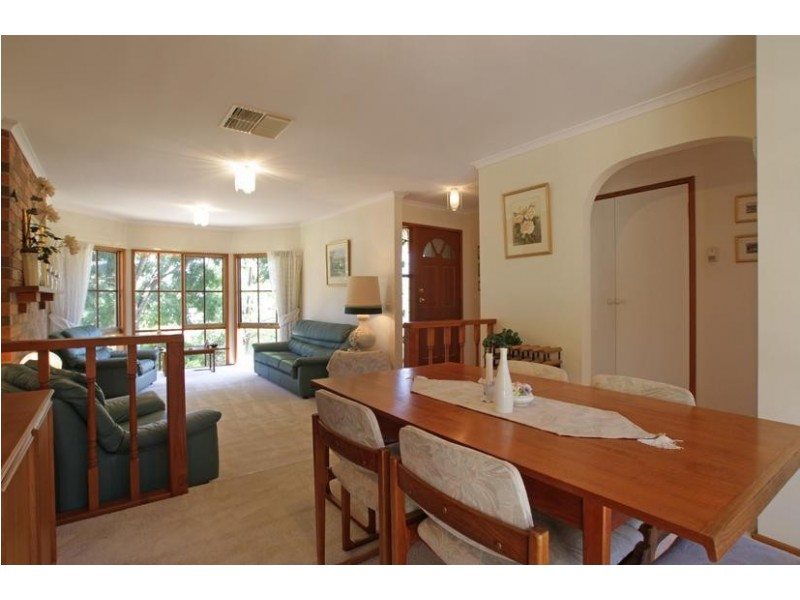 11 Currawong Road, Healesville VIC 3777