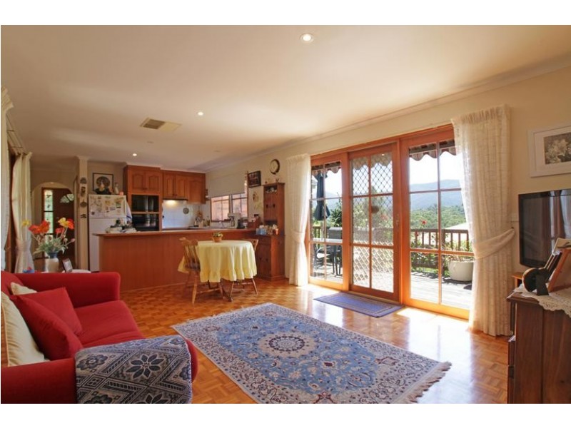 11 Currawong Road, Healesville VIC 3777