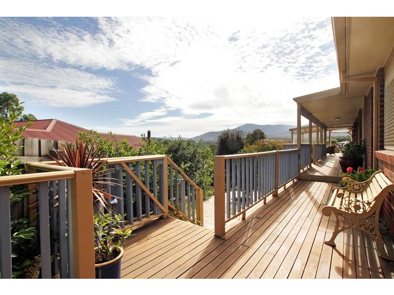 8 Stephens Road, Healesville VIC 3777