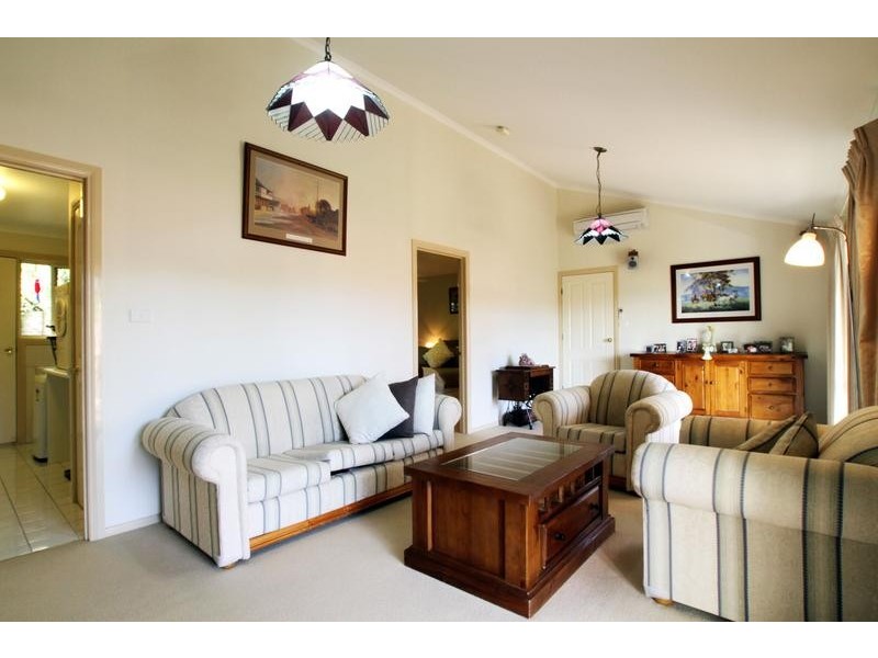 8 Stephens Road, Healesville VIC 3777