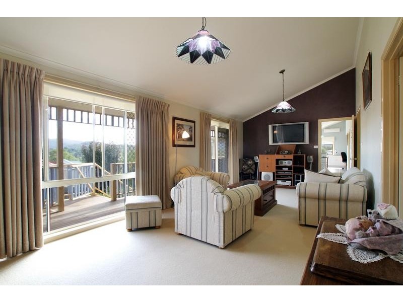 8 Stephens Road, Healesville VIC 3777