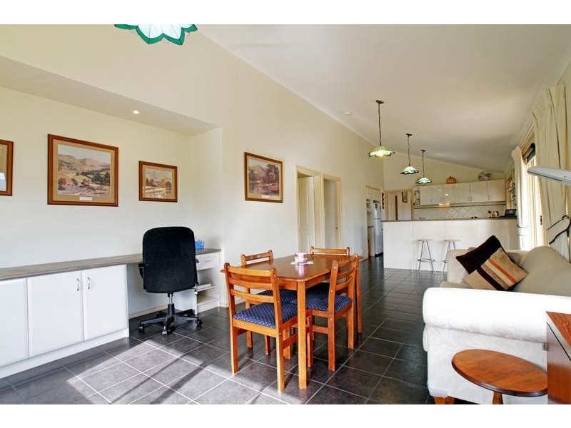 8 Stephens Road, Healesville VIC 3777