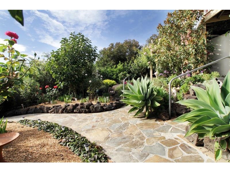 8 Stephens Road, Healesville VIC 3777