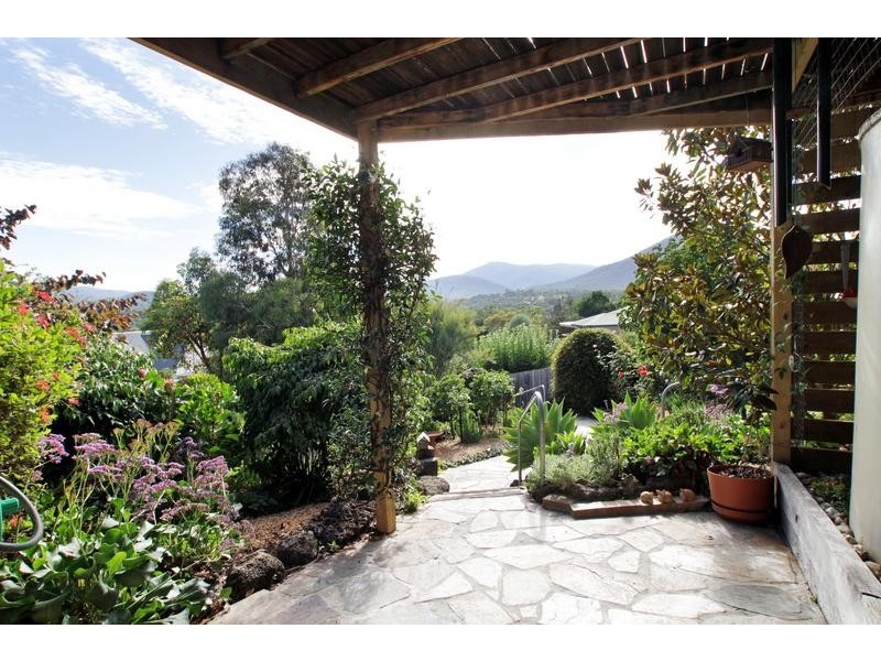 8 Stephens Road, Healesville VIC 3777