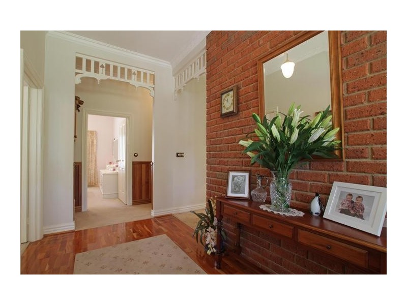 10-12 Eleva Road, Healesville VIC 3777