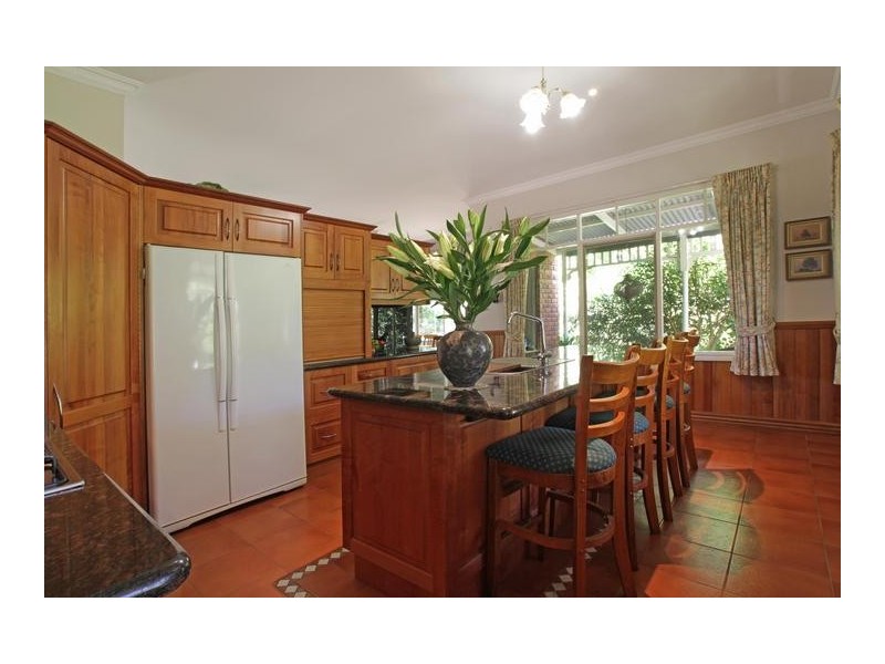 10-12 Eleva Road, Healesville VIC 3777