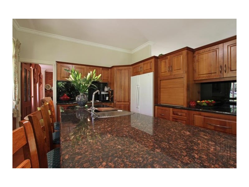 10-12 Eleva Road, Healesville VIC 3777