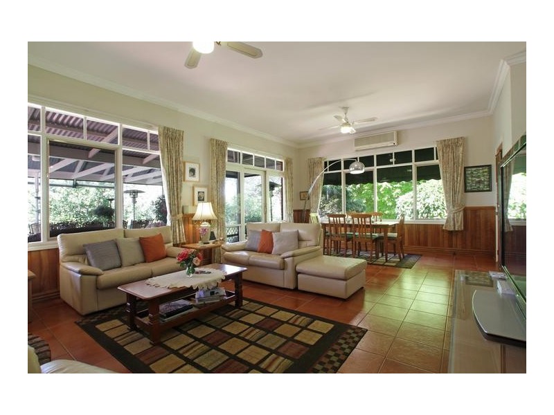 10-12 Eleva Road, Healesville VIC 3777