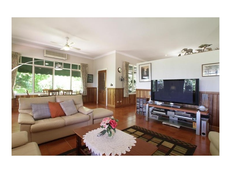 10-12 Eleva Road, Healesville VIC 3777