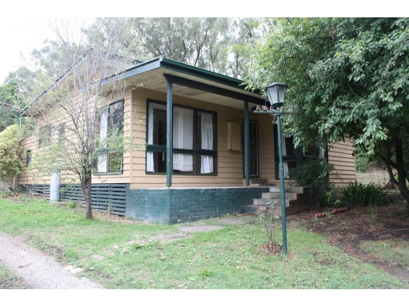 17 Centre Grove, Healesville VIC 3777