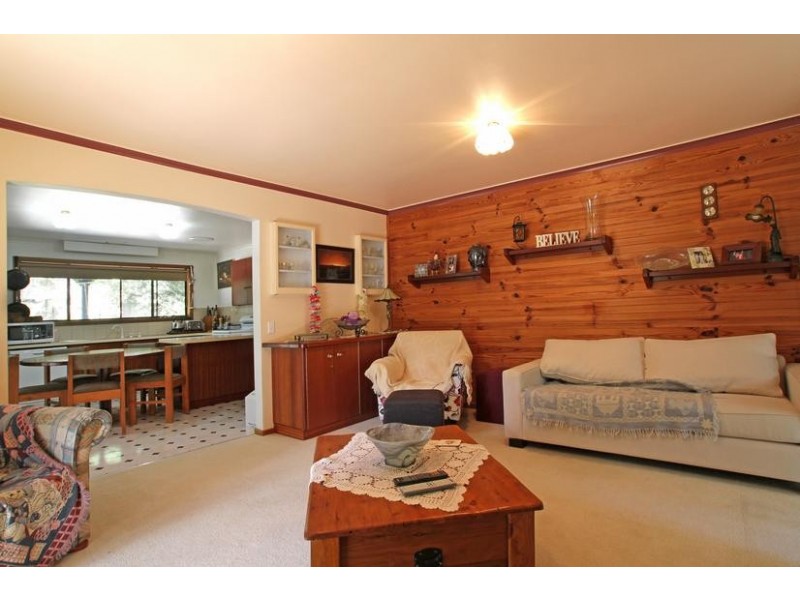 12 Swiss Chalet Road, Badger Creek VIC 3777