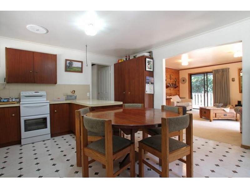 12 Swiss Chalet Road, Badger Creek VIC 3777