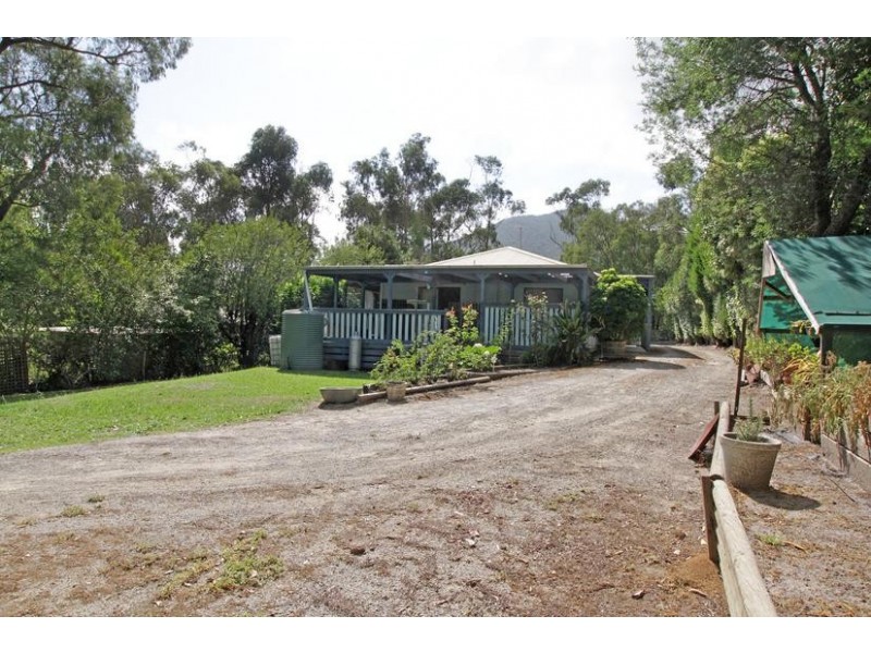 12 Swiss Chalet Road, Badger Creek VIC 3777