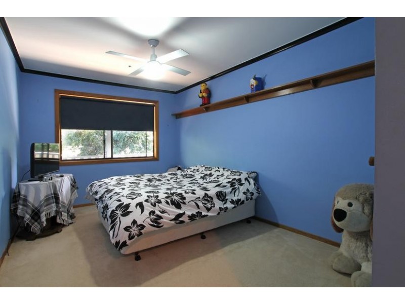 12 Swiss Chalet Road, Badger Creek VIC 3777