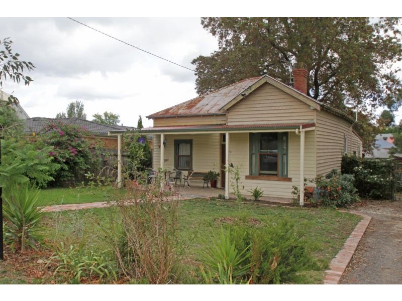 7 Smith Street, Healesville VIC 3777