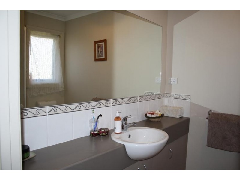2/15 Stephens Road, Healesville VIC 3777