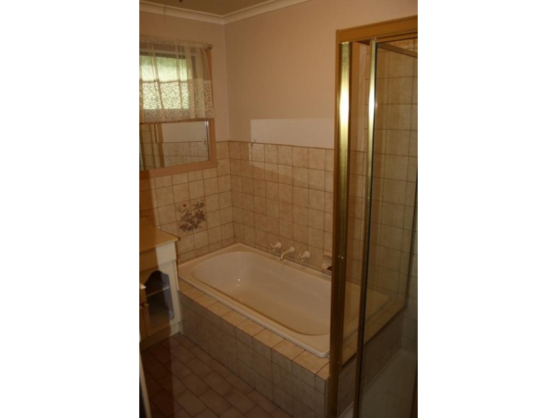 18 Fauna Avenue, Badger Creek VIC 3777