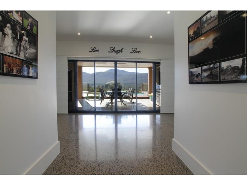 52 Ainsworth Avenue, Chum Creek VIC 3777