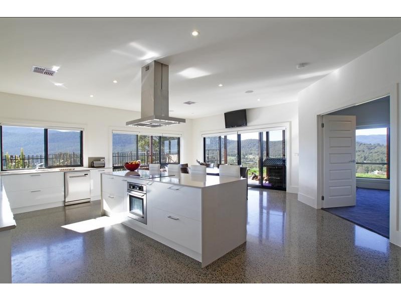 52 Ainsworth Avenue, Chum Creek VIC 3777