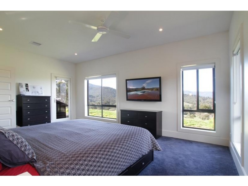 52 Ainsworth Avenue, Chum Creek VIC 3777