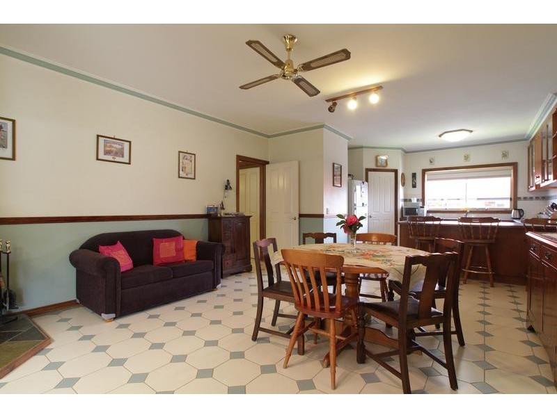 77 Thomas Road, Healesville VIC 3777