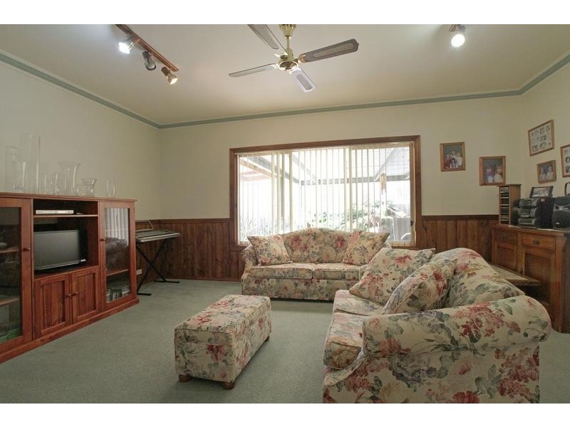 77 Thomas Road, Healesville VIC 3777
