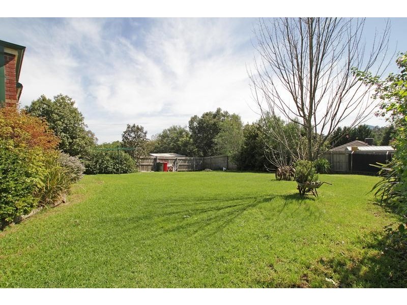 77 Thomas Road, Healesville VIC 3777