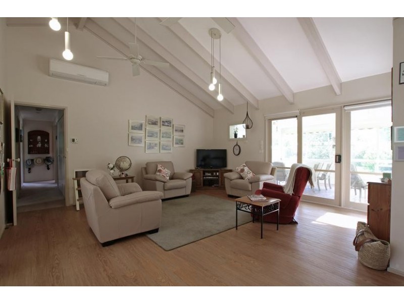 74 Farnham Road, Healesville VIC 3777