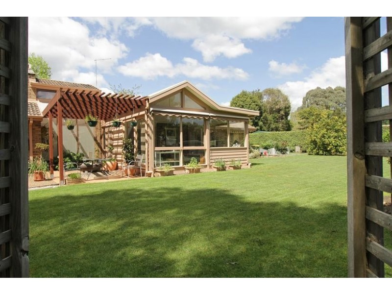 74 Farnham Road, Healesville VIC 3777