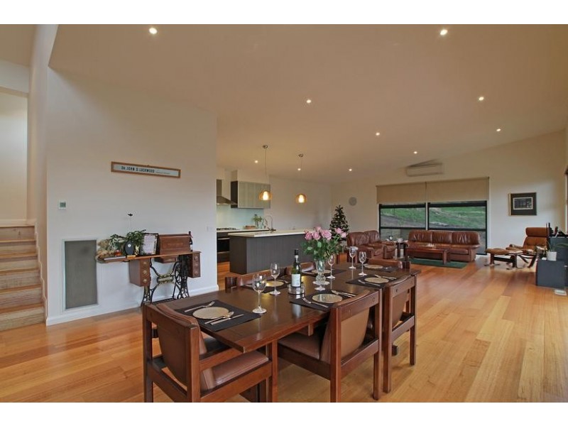 20 Hillcrest Grove, Healesville VIC 3777