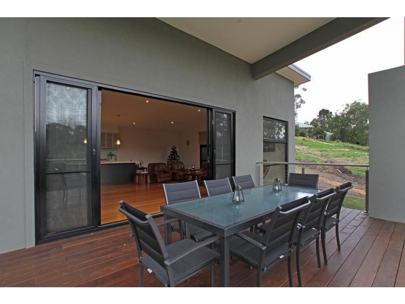 20 Hillcrest Grove, Healesville VIC 3777