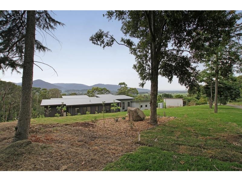 20 Hillcrest Grove, Healesville VIC 3777