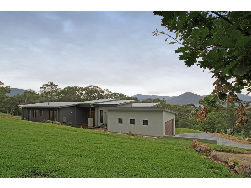 20 Hillcrest Grove, Healesville VIC 3777